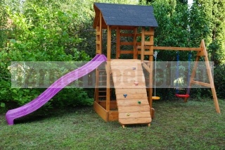 Tornyos játszótér